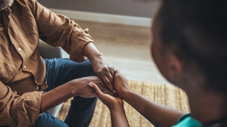 peoplee holding hands